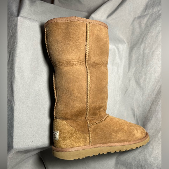 UGG Women's Pull On Sheepskin Warm Classic Tall II Boot Size 7 - Picture 5 of 6